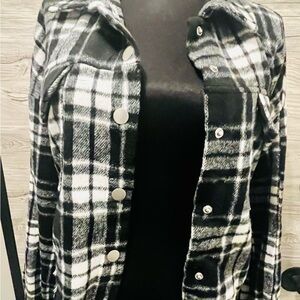 🎄HYFVE Black and White Plaid Utility Jacket Sz Small Jr's Teen for layering